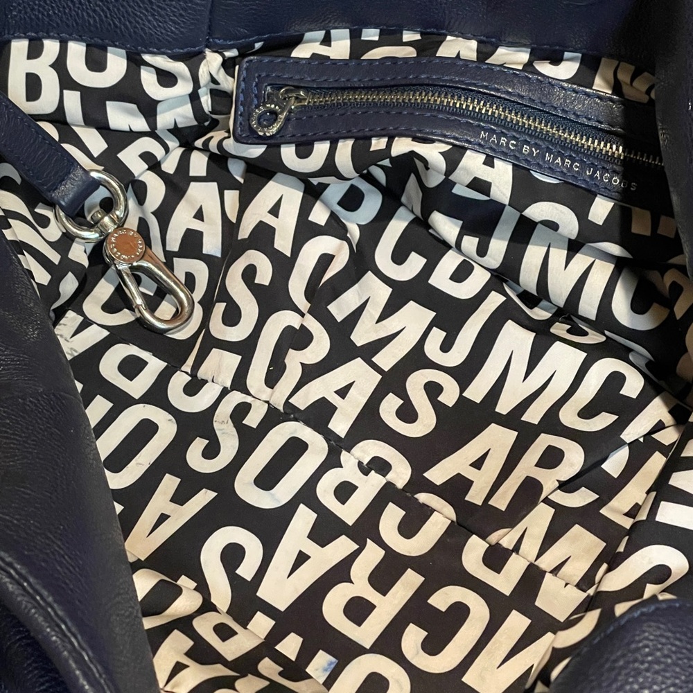Marc by Marc Jacobs Blue Leather Crossbody Hobo Handbag - Picture 15 of 16